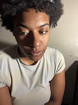 Tu GataLinda online show from February 17, 7:49 am