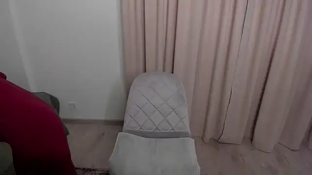 sofielovely  online show from December 2, 1:17 pm