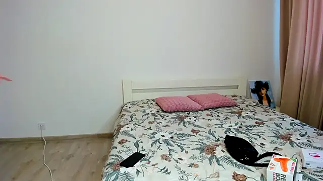 marylips online show from March 5, 8:32 am