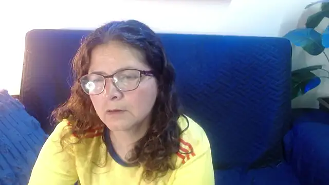 Snapshot of Linda_banks_ chatting on March 30, 2:01 am Linda banks online show from March 30, 2:01 am