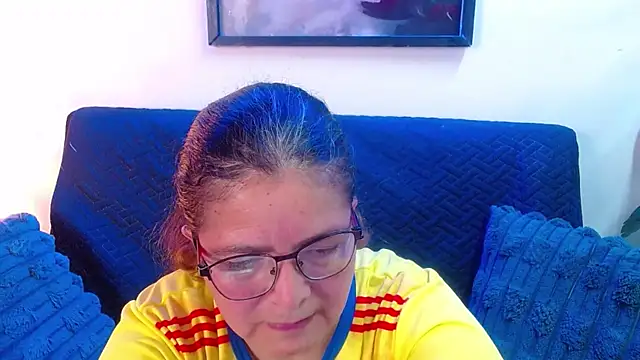 Snapshot of Linda_banks_ chatting on April 19, 1:38 am Linda banks online show from April 19, 1:38 am