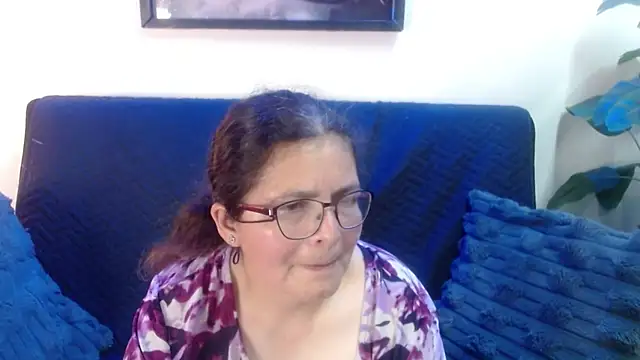 Snapshot of Linda_banks_ chatting on April 25, 1:52 am Linda banks online show from April 25, 1:52 am