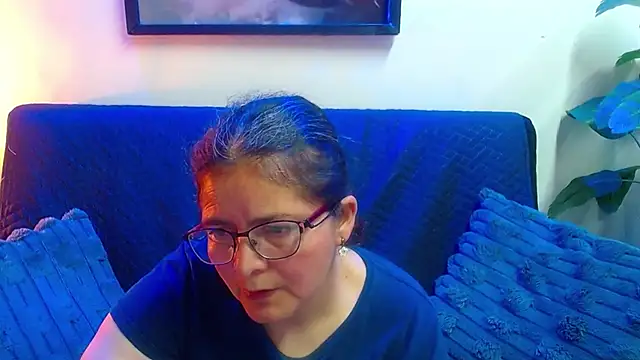 Snapshot of Linda_banks_ chatting on May 7, 1:22 am Linda banks online show from May 7, 1:22 am