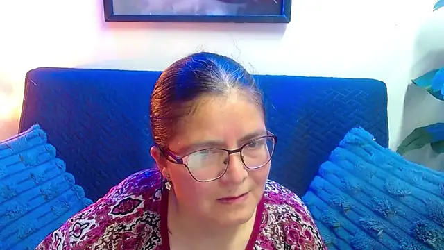 Snapshot of Linda_banks_ chatting on May 13, 1:25 am Linda banks online show from May 13, 1:25 am