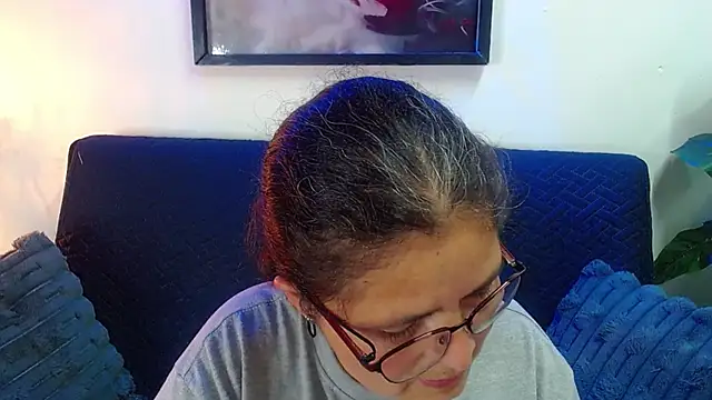 Snapshot of Linda_banks_ chatting on May 19, 1:11 am Linda banks online show from May 19, 1:11 am