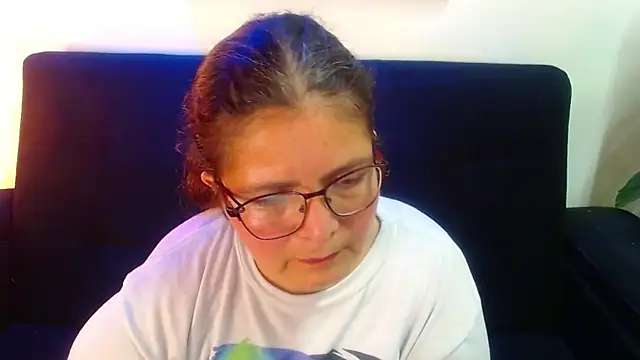 Snapshot of Linda_banks_ chatting on May 24, 1:43 am Linda banks online show from May 24, 1:43 am