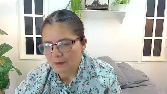 Snapshot of Linda_banks_ chatting on May 24, 11:32 pm Linda banks online show from May 24, 11:32 pm