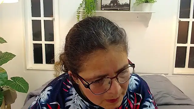 Snapshot of Linda_banks_ chatting on May 26, 1:12 am Linda banks online show from May 26, 1:12 am