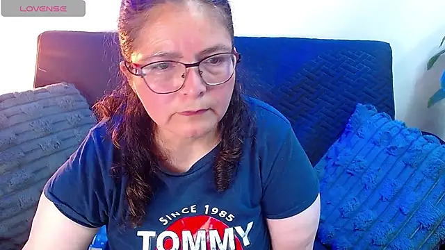 Snapshot of Linda_banks_ chatting on June 13, 1:25 am Linda banks online show from June 13, 1:25 am