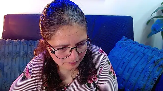 Snapshot of Linda_banks_ chatting on June 14, 2:24 am Linda banks online show from June 14, 2:24 am