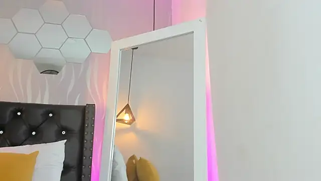 lucia-cute online show from September 25, 7:17 pm