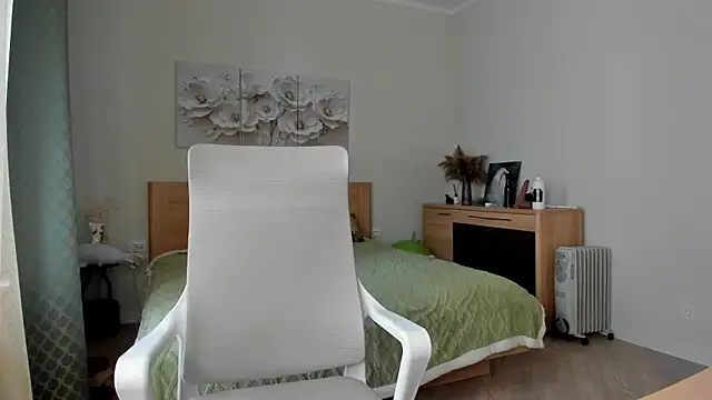 flooora 0 online show from June 12, 1:37 am