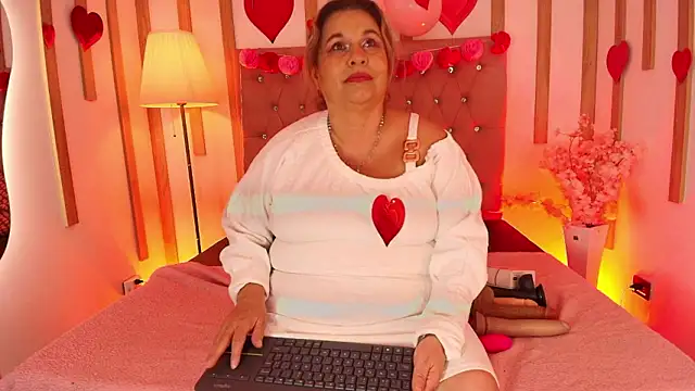 bonny wild online show from February 14, 9:00 pm