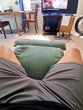 Snapshot of pullitoff chatting on March 2, 4:36 pm pullitoff online show from March 2, 4:36 pm