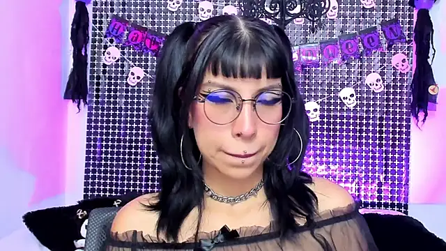 Snapshot of Rose_72 chatting on October 14, 7:58 pm Rose 72 online show from October 14, 7:58 pm