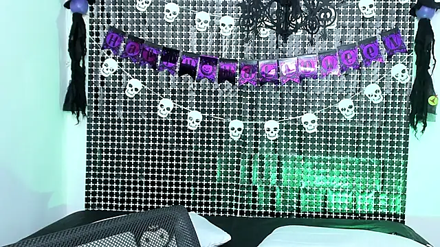 Snapshot of Rose_72 chatting on October 15, 7:25 pm Rose 72 online show from October 15, 7:25 pm