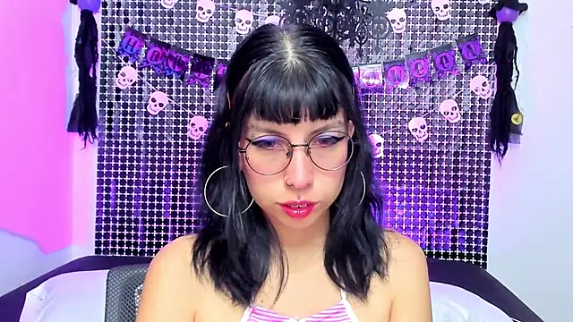 Snapshot of Rose_72 chatting on October 20, 8:09 pm Rose 72 online show from October 20, 8:09 pm