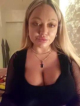 Snapshot of misstitmouseofficial chatting on September 22, 8:44 pm misstitmouseofficial online show from September 22, 8:44 pm