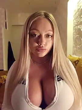 Snapshot of misstitmouseofficial chatting on November 6, 5:58 pm misstitmouseofficial online show from November 6, 5:58 pm