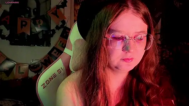 Sienna-Cow online show from October 31, 1:01 pm