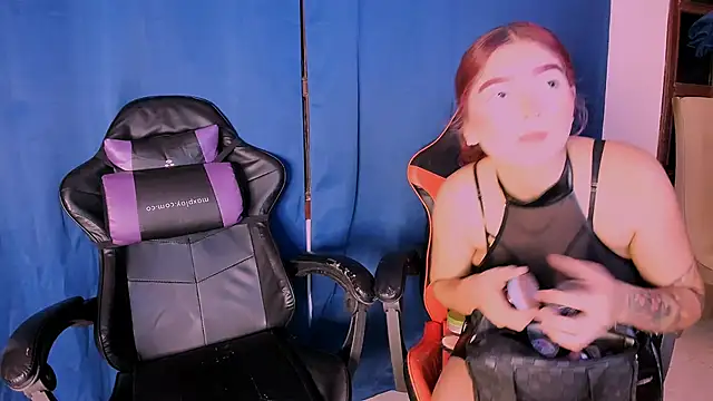 nahomy ryans online show from September 21, 7:21 am