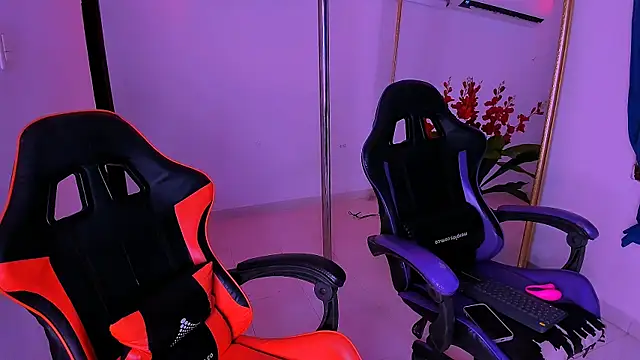 nahomy ryans online show from October 2, 1:18 pm