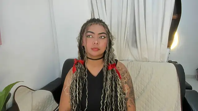 nahomy ryans online show from October 26, 1:55 am