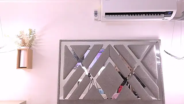 nahomy ryans online show from November 11, 12:32 am