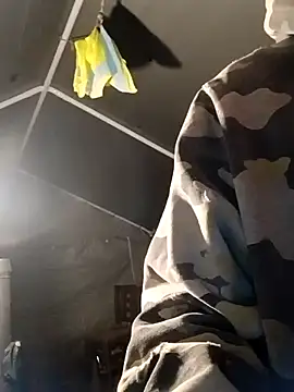 Snapshot of Bigislandhawaii chatting on April 6, 8:26 am Bigislandhawaii online show from April 6, 8:26 am