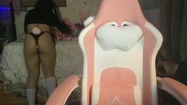 Snapshot of nekowaifuuu chatting on October 14, 6:14 am nekowaifuuu online show from October 14, 6:14 am