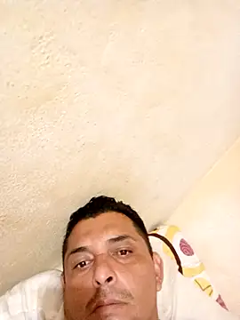 Snapshot of 125Delfin90 chatting on October 24, 11:01 pm 125Delfin90 online show from October 24, 11:01 pm