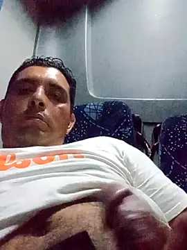 Snapshot of 125Delfin90 chatting on November 11, 2:33 am 125Delfin90 online show from November 11, 2:33 am