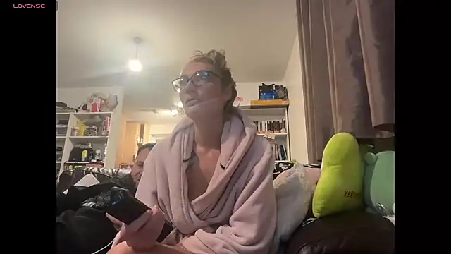 Snapshot of harleyblair chatting on October 27, 11:09 pm harleyblair online show from October 27, 11:09 pm