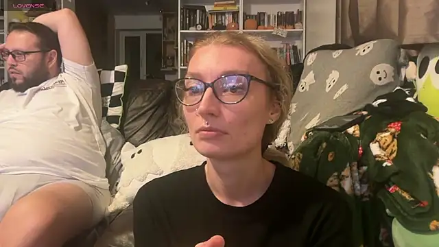 Snapshot of harleyblair chatting on November 5, 11:27 pm harleyblair online show from November 5, 11:27 pm