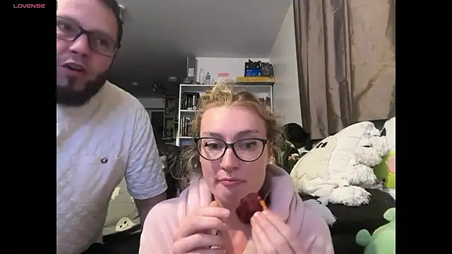 Snapshot of harleyblair chatting on November 10, 11:15 pm harleyblair online show from November 10, 11:15 pm