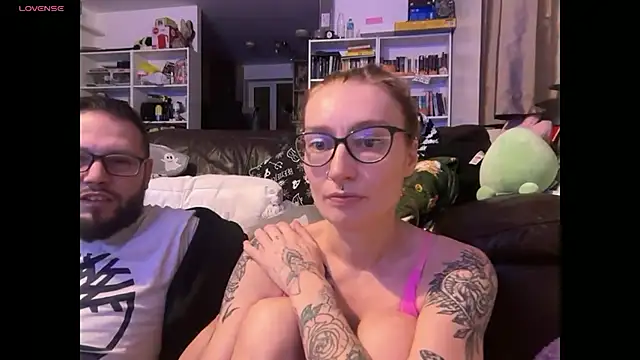 Snapshot of harleyblair chatting on November 26, 11:28 pm harleyblair online show from November 26, 11:28 pm