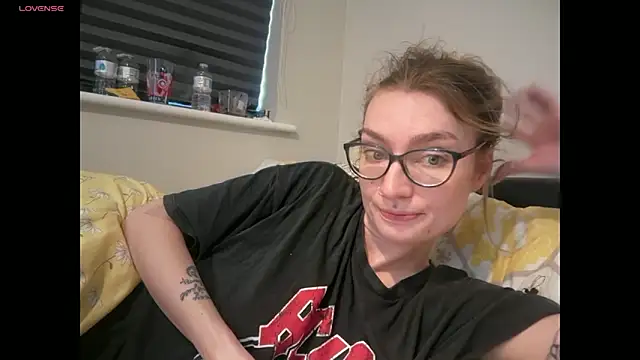 Snapshot of harleyblair chatting on April 11, 2:32 pm harleyblair online show from April 11, 2:32 pm