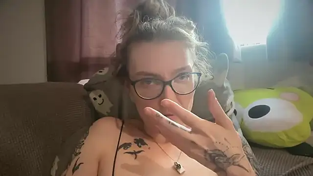 Snapshot of harleyblair chatting on July 5, 6:15 pm harleyblair online show from July 5, 6:15 pm