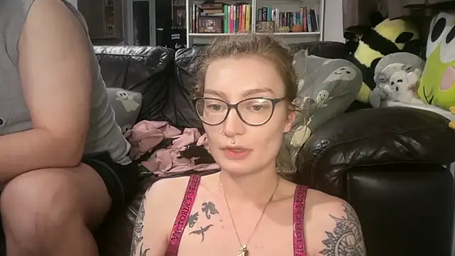 Snapshot of harleyblair chatting on July 15, 10:04 pm harleyblair online show from July 15, 10:04 pm