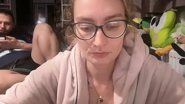 Snapshot of harleyblair chatting on July 20, 10:01 pm harleyblair online show from July 20, 10:01 pm