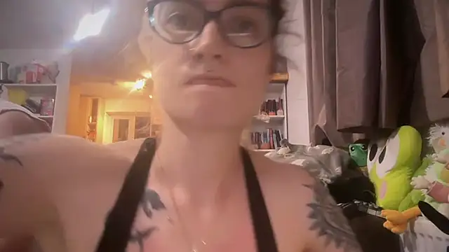 Snapshot of harleyblair chatting on July 21, 10:01 pm harleyblair online show from July 21, 10:01 pm