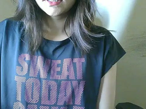 Snapshot of Honey-darlin chatting on September 29, 10:47 pm Honey-darlin online show from September 29, 10:47 pm