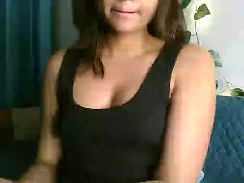 Snapshot of Honey-darlin chatting on October 22, 9:47 pm Honey-darlin online show from October 22, 9:47 pm