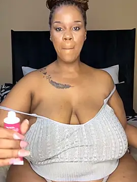 Snapshot of THICKBUNNYCHICKxxx chatting on April 3, 8:29 pm THICKBUNNYCHICKxxx online show from April 3, 8:29 pm