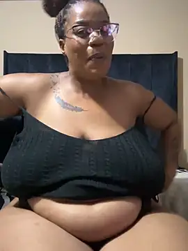 Snapshot of THICKBUNNYCHICKxxx chatting on April 4, 8:28 pm THICKBUNNYCHICKxxx online show from April 4, 8:28 pm