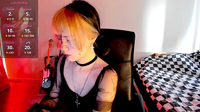 LiyaLuna online show from October 31, 10:38 am