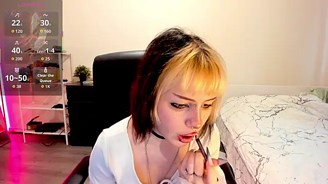 LiyaLuna online show from December 2, 11:26 am