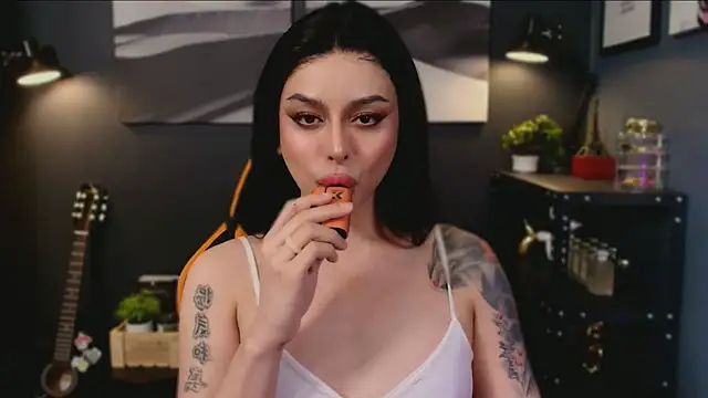 LUNACOCKSLAYER online show from November 9, 3:38 am