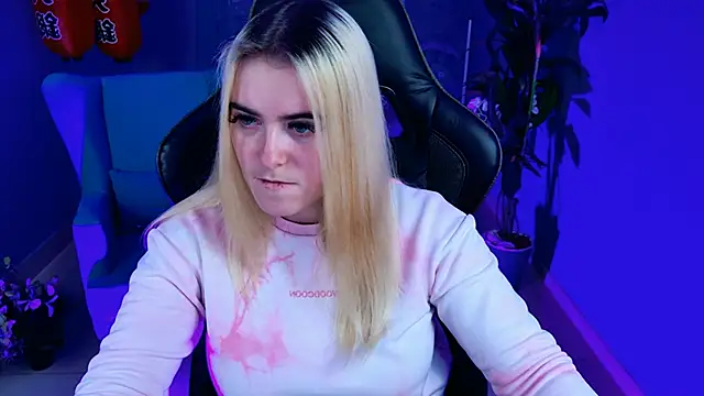 Stef Nicks online show from October 15, 9:09 am