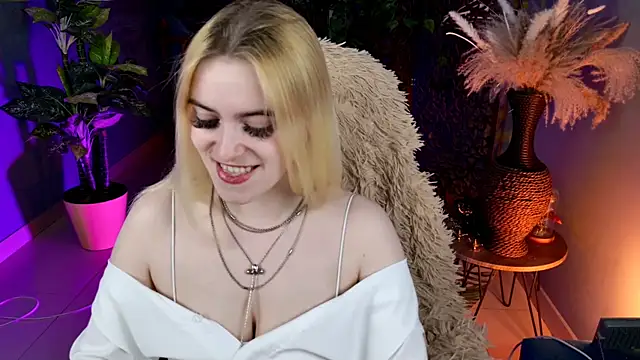 Stef Nicks online show from April 30, 9:04 am